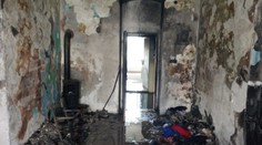 V bytě u Kadaně vypukl požár, 18 lidí evakuovali. Pro jednoho letěl vrtulník