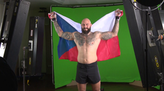 Martínek stoupá žebříčkem KSW, odskočil od rivala Pešty