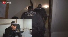 Noc se strážníky: bezdomovci, drogy a víno v krabici