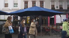 Velký nárůst se nekoná. V Británii nových případů po rozvolnění ubylo