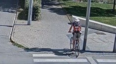 VIDEO: Řidič se nepohodl s cyklistou. Skončilo to bodnutím do břicha
