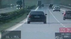Šílenec se řítil po dálnicí 224 km/h! Neskutečné, na co se vymlouval!