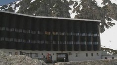 Sněhová kalamita v Tatrách. Slavný hotel pod závaly sněhu