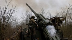 Ruský voják se pokoušel sníst své dva kolegy. Ve sklepě měl mlýnek na maso