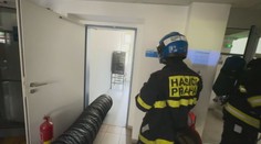 Hasiči zasahovali v nemocnici ve Vinohradech. Hořela laboratoř