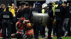 Záběry, ze kterých mrazí: Tribuna s fanoušky Lille se zbortila! VIDEO
