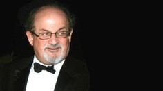 Rushdie je pořád v kritickém stavu. Může si za to sám, vzkázal Teherán