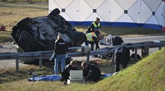 Nehoda auta s migranty zablokovala dálnici. Zemřelo sedm lidí, mezi nimi i dítě