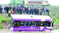 TRAGÉDIE: V autobusu zemřelo nejméně 20 dělníků!