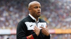 Kompany v druhé lize zaujal. Teď ho chce na lavičku Tottenham