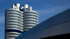 BMW mění ikonické logo! Jde o nejradikálnější změnu za 100 let