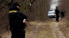 Policisté chytili vraha, který udusil a spálil svého soka