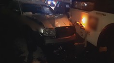 Autobus v Chebu zbořil 11 zaparkovaných aut. "Technická závada," hájil se řidič