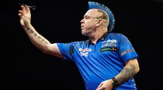 Úvodní turnaj Premier League vyhrál Wright. Ve finále zničil Claytona