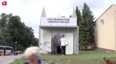 VIDEO: Pelhřimov se dočkal slavného krematoria. Hned shořelo