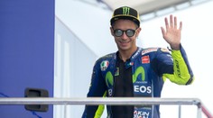 Valentino Rossi je po operaci. Chci být zpátky na motorce, vzkázal