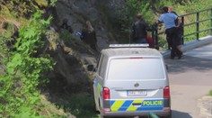 Záhadná smrt mladé ženy v Šárce! Našli ji mrtvou pod skálou