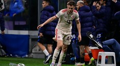 Hráči Bayernu vytekly nervy. Strčil do podavače míčů, ten spadl ze židle