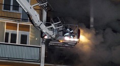 Požár výtahu UVĚZNIL RODINY S DĚTMI v osmém patře paneláku! Zachraňovali je HASIČI