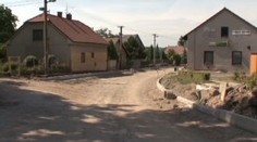 Při opravách silnic se plýtvá penězi