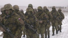 Vojenský výcvik není pro slabé povahy. Mrazivá noc dělá problémy i tvrdým chlapům
