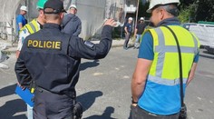 Policisté si posvítili na cizince. Minimálně čtyři musí opustit Česko
