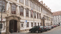 Do budovy Senátu se dostal opilec. Bez problémů prošel přes ostrahu