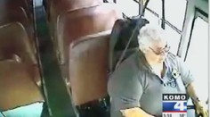 Tohle VIDEO je síla! Tlustá řidička autobusu při nehodě létala jako jojo