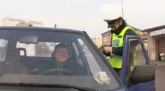 V autě se řítila Prahou bez rozsvícených světel, nadýchala 2 promile