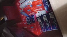 Na Chomutovsku zabavili tisíce léků. Prodávali je ve večerce i po jednom kusu