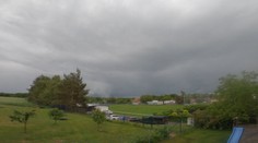 Léto ve znamení deště. Meteorologové vysvětlili, proč letos nejsou vedra