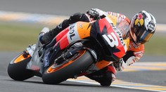Motocyklista Pedrosa podstoupil úspěšnou operaci ramena