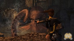 Sexy Lara Croft bojuje s obří chobotnicí a žraloky