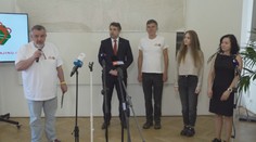 Češi vybírají peníze na zbraně pro Ukrajinu. Miliardář chce ukázat cenu války