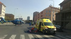 Policisté jeli na červenou, srazili se s renaultem