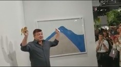 Nejdražší banán umělec snědl! Jak dlouho byste na něj šetřili vy?