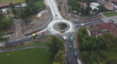 Nově položený asfalt na obchvatu Pardubic musel pryč. A není to jediný problém