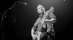 Zemřel legendární rocker: Masivní mrtvice v Praze, po dvou dnech boje smrt