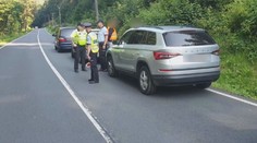 Řidič na Sokolovsku měl úmyslně najet do dvou lidí. Hrozí mu 12 let