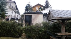 EXKLUZIVNÍ ZÁBĚRY! V zahradním domku u vily Agáty Hanychové našli dvě ohořelá těla