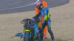 V tréninku MotoGP měl Ogura děsivý pád. Márquez kraloval i přes problémy