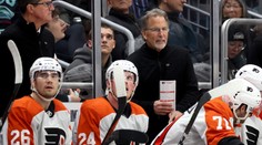 Vojna ve Philadelphii končí. Flyers vyhodili trenéra Tortorellu