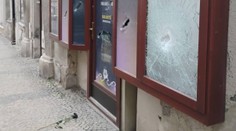 Dopadli jsme podezřelého z útoku na Bartošovu kancelář, hlásí policie