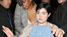 Kelly Osbourne úplně na mol