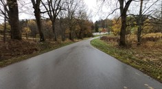 Kraje nemají peníze na opravu silnic. Chybí na nich proto ochranné prvky