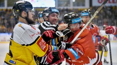 Hromadná bitka v Olomouci. Rozhodčí ani nenechali hráče podat si ruce