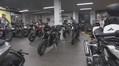 Prodejci motorek jsou radostí bez sebe. Už stihli vyprodat nejnovější modely
