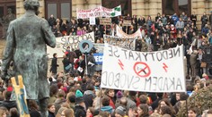 Studenti prošli Prahou. Protestovali proti školské reformě