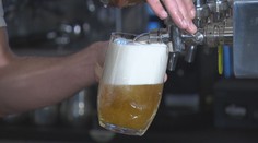 PŘEHLED: Dražší než obědové menu. V těchto zemích si za pivo dost připlatíte