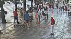 Na kolemjdoucího zaútočil muž v centru Prahy. Hledá ho policie